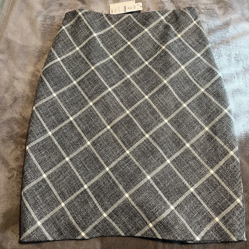 Gray Pencil Skirt with Geometric Design Knee-length